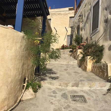 فندق Tholos